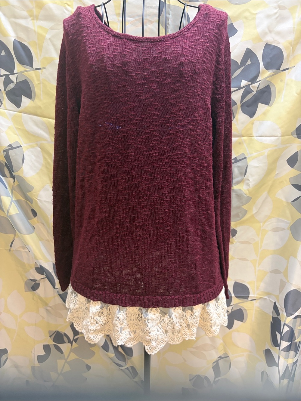 Women’s Burgundy Long-Sleeve Lace-Hem Knit Top